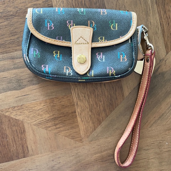 Dooney & Bourke Wristlet - Picture 1 of 8